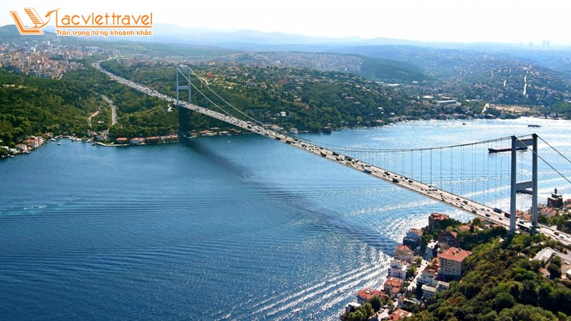 eo biển Istanbul