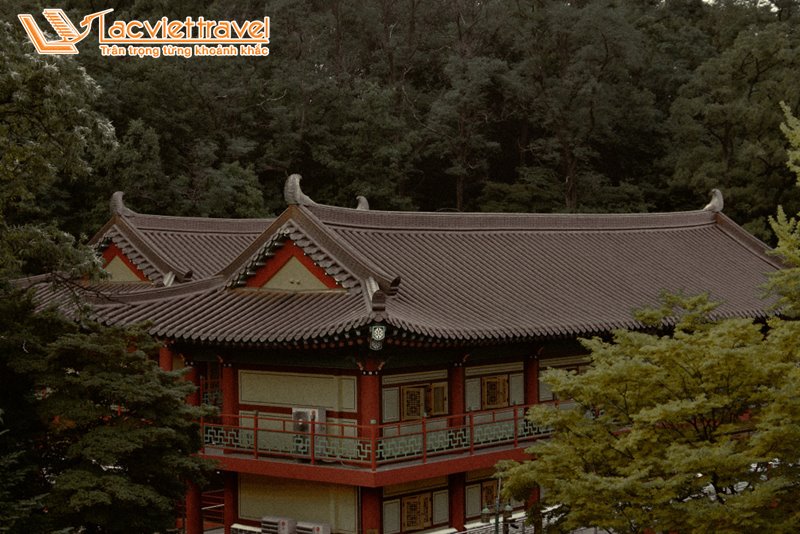 Du lịch Hàn Quốc chùa Hwangyesa