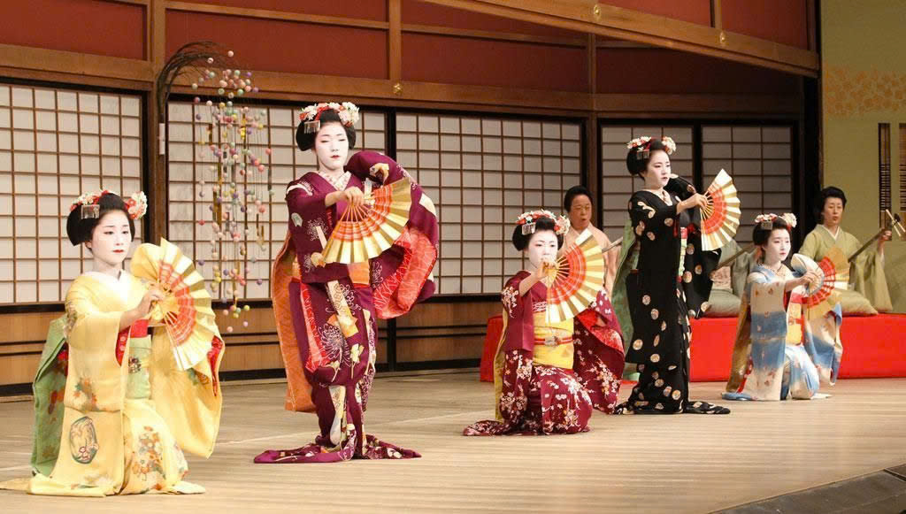 NHẬT BẢN CUNG ĐƯỜNG VÀNG - MÙA THU LÁ ĐỎ ( TẶNG VÉ SHOW DIỄN GEISHA ) - VỀ  SÁNG - Lacviet Travel - Tour Du Lịch Nhật Bản - Hàn Quốc - Châu Âu